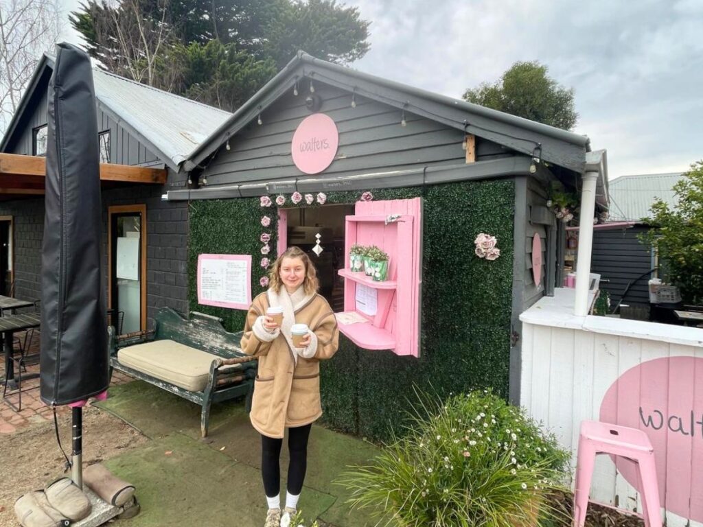 things to do in daylesford - Walters-cafe-at-Lake-Daylesford